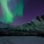 Aurora Chase Base 2